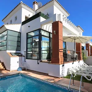 011 Bright And Spacious With Private Pool Villa